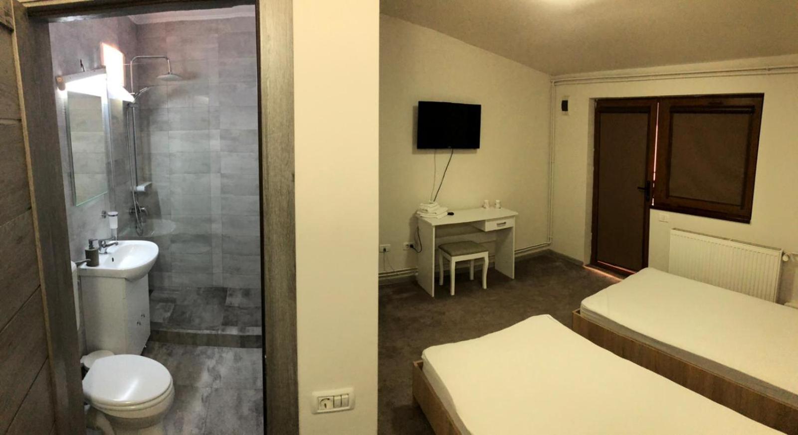 Hotel Cosmin อาราด ภายนอก รูปภาพ