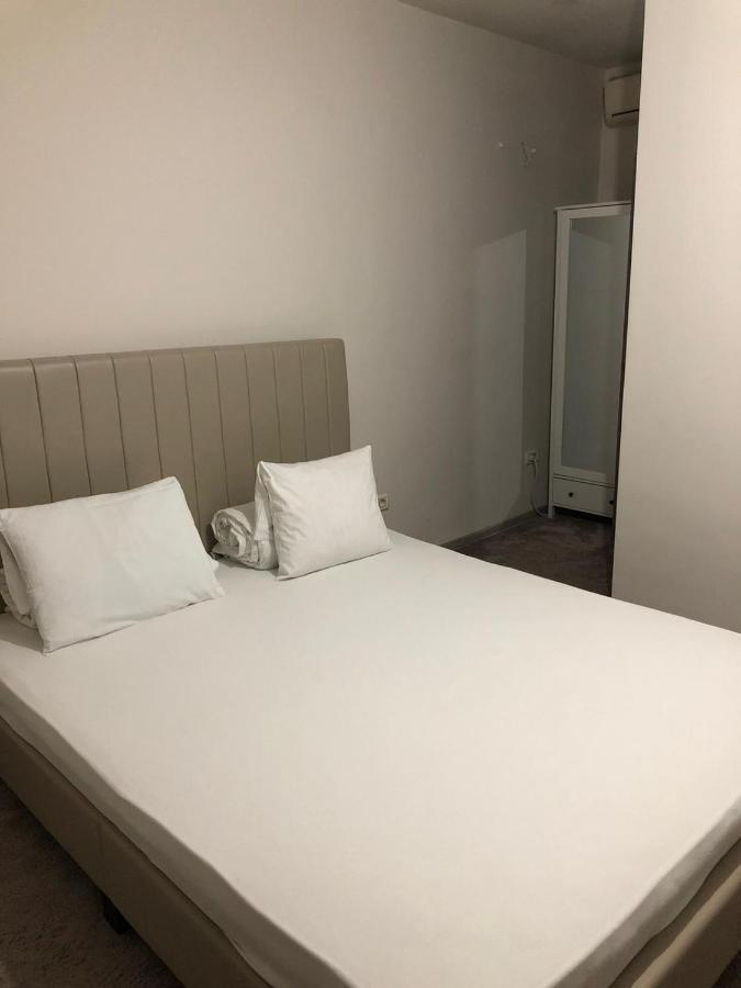 Hotel Cosmin อาราด ภายนอก รูปภาพ