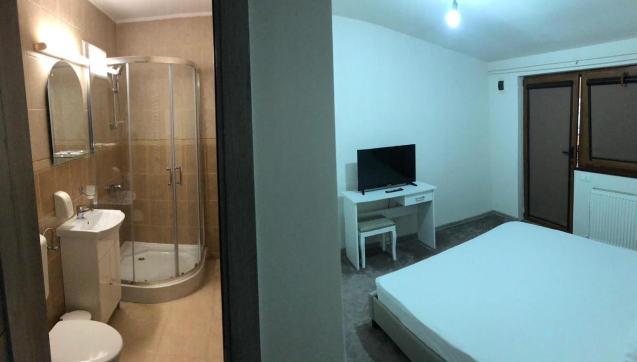 Hotel Cosmin อาราด ภายนอก รูปภาพ