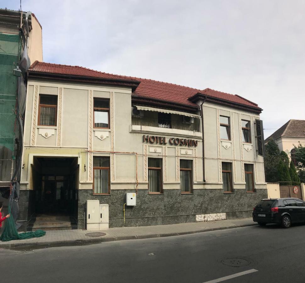 Hotel Cosmin อาราด ภายนอก รูปภาพ