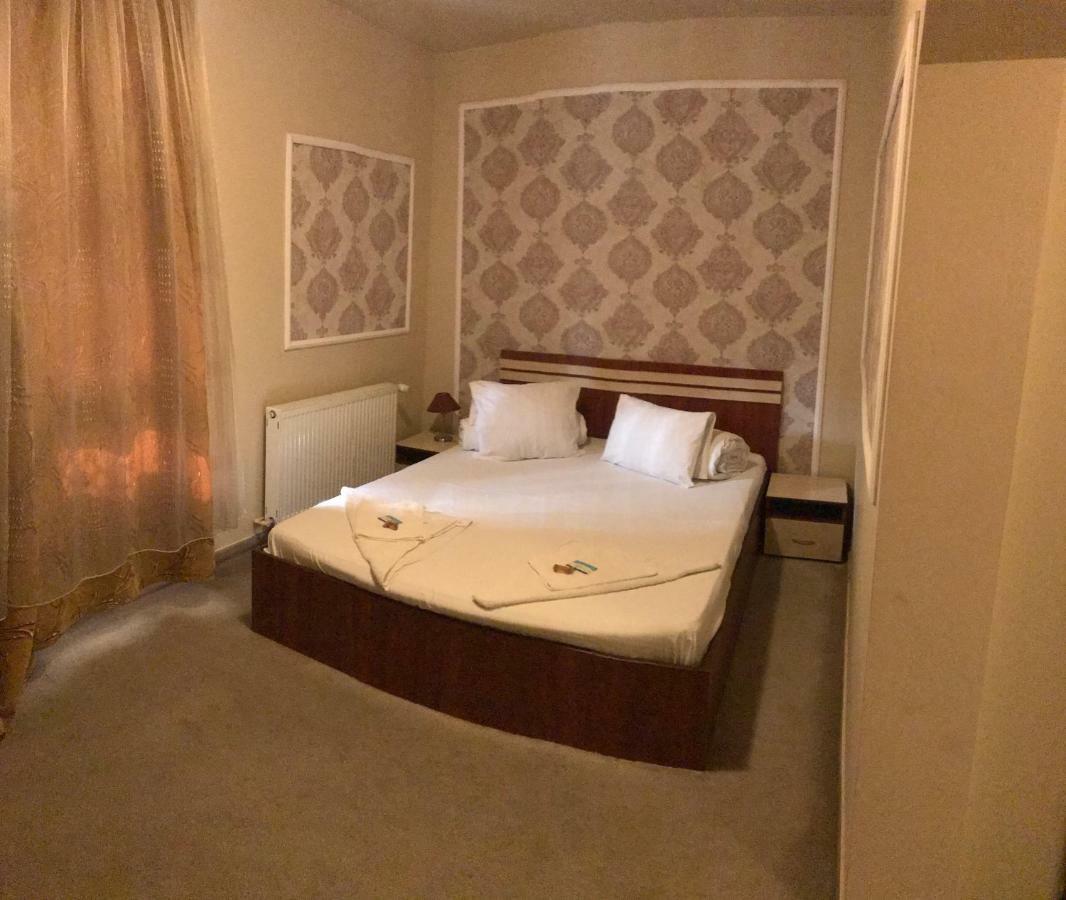 Hotel Cosmin อาราด ภายนอก รูปภาพ